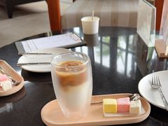 -亚龙湾喜来登·美景台大堂吧