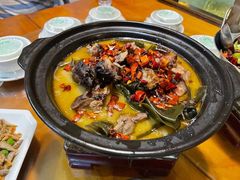 -临江餐馆二楼美食部落