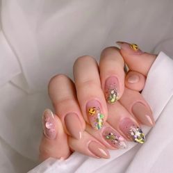 -悦指间美甲美睫