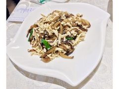 香菇滑鸡丝-马凯餐厅(长椿街店)