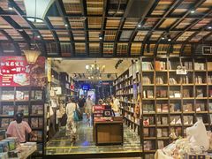 -钟书阁(松江泰晤士小镇店)