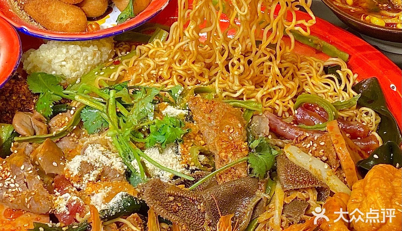 搪瓷盘麻辣烫，就是得劲儿🌶️