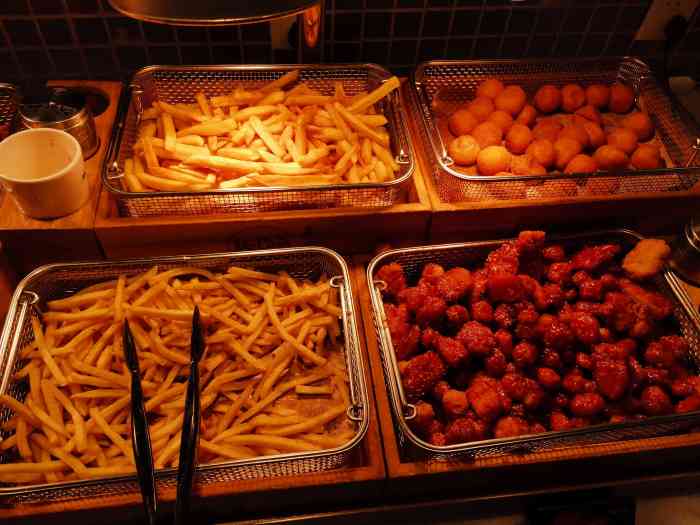 比格比萨自助(宋家庄店)-"冲着新出的榴莲烤肉披萨去的,但是有点失望.