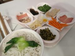 -在蒙自过桥米线