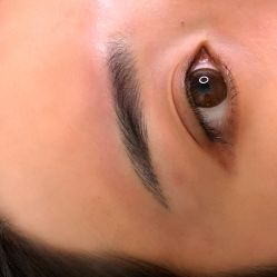 -一个差评成就的纹眉店