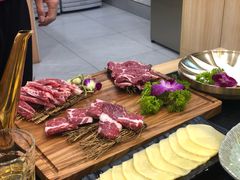 -臻牛烤肉