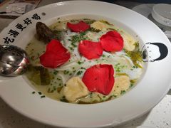-江渔儿酸菜鱼(映月湖环宇城店)