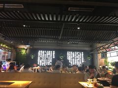 -洪氏嗨捞·广东猪肚鸡·椰子鸡火锅(西咸万象城店)