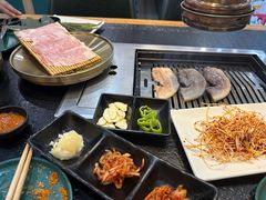 -臻牛烤肉