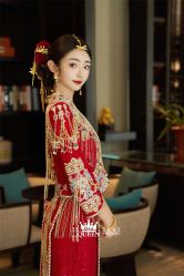 点击看大图 -艾拉·女王婚纱礼服馆