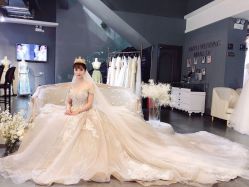 点击看大图 -艾米丽婚纱礼服