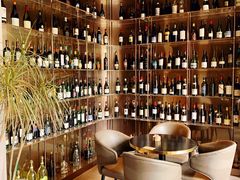 -wineapp葡萄酒餐吧(外滩金融中心店)