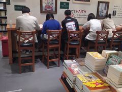 大堂-西西弗书店·矢量咖啡(新光天地店)