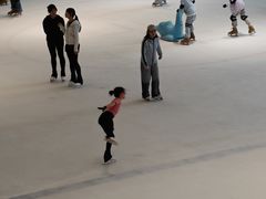 -冰纷万象滑冰场(南山万象天地店)