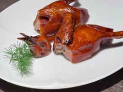 脆皮乳鸽-新荣记(BFC外滩金融中心店)