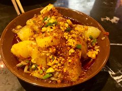 小土豆-巴四老城区炭火蛙锅(张江店)