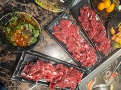 -牛里牛气· 榴莲海鲜鲜牛肉自助火锅·烤肉(横岗店)