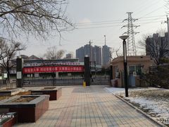 -四得公园东门停车场
