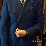 藏蓝色条纹西装套装+白衬衫完全取向狙击
