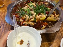 -乡土特色.冷锅鱼.牦牛肉汤锅