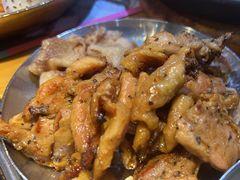 烤秘制黑椒鸡腿肉-老炉家木炭烤肉(长江国际店)