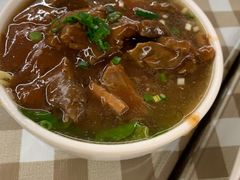 w柱候牛腩港式面-新大咀港式茶餐厅(宝山万达店)