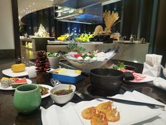 自助取餐区-金陵饭店 56F 家·海鲜火锅餐厅