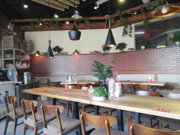 灶妈子大排档(地大店)-"准备要开业的新店,本来以为里面都是吃快餐.