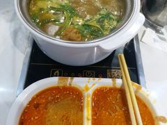 -百品聚旋转火锅(万德庄店)