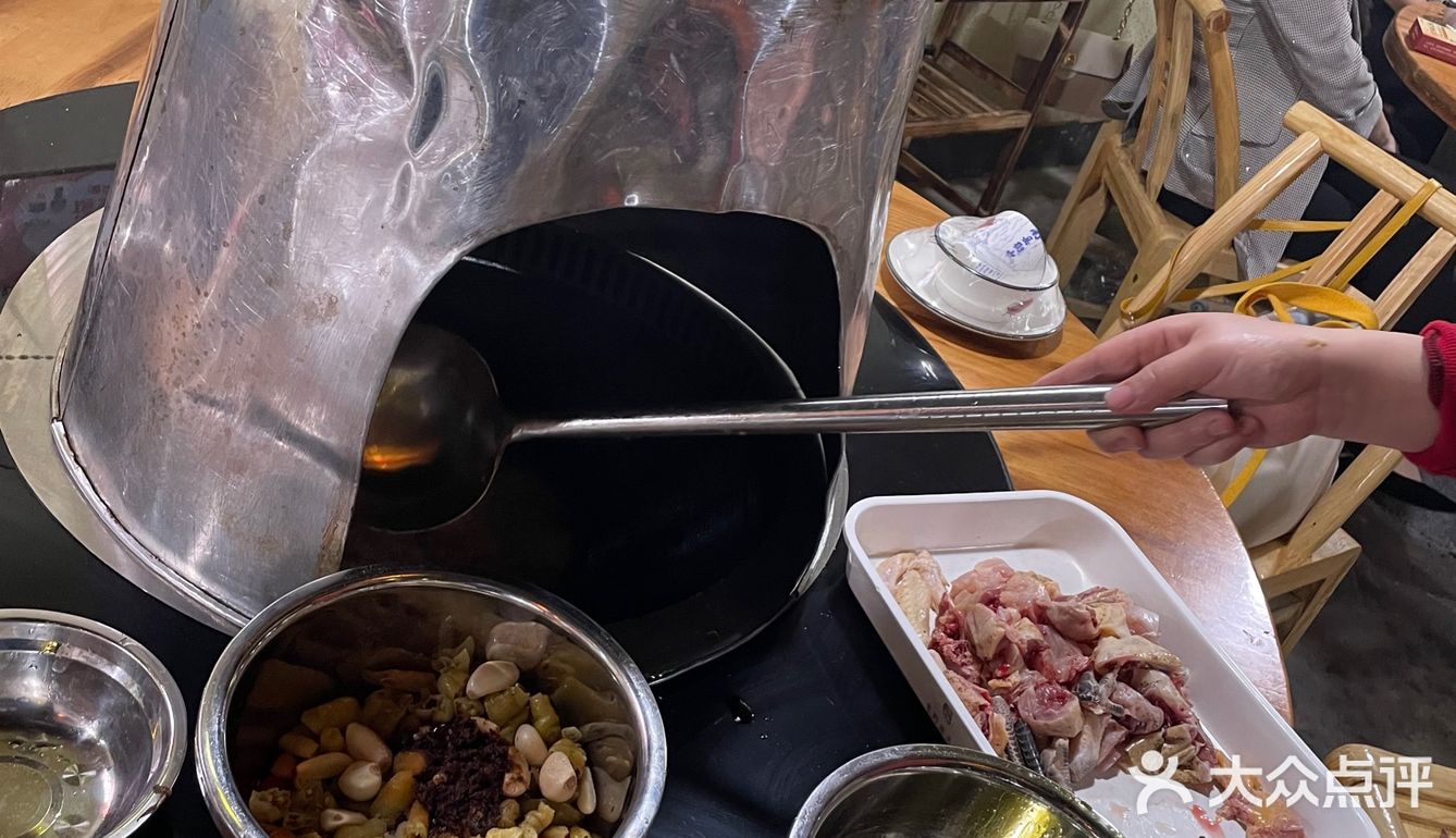 土火锅与东北玉米膜膜的完美搭配