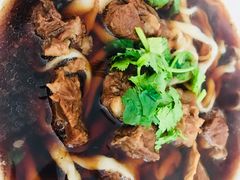 牛肉面-清真吴记门钉肉饼·喜多利