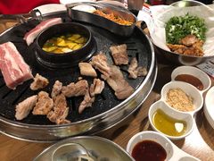 -江南猪肉商会无限续吃(弘大店)