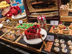-雍容荟帝王蟹活龙虾展台自助(IFS黑金店)