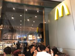 等位区-星巴克(深圳海岸城4楼店)