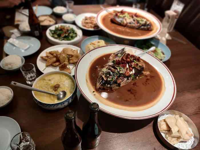 奉天小馆(文安路店)-"菜味不错,锅包肉好吃,环境挺好的,漂亮.