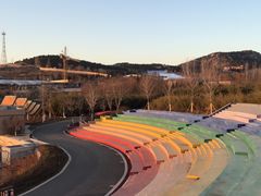 -雪山彩虹谷景区