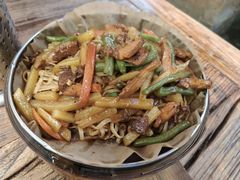 -王府井奥莱临潼小镇(临潼店)