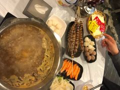 -鲜入围煮花胶鸡海鲜火锅