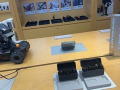 -DJI大疆(深圳华强北曼哈授权体验店)