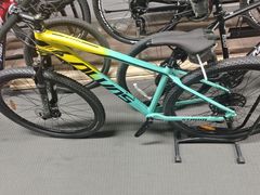 -道路口单车爱瓦士dahon大行