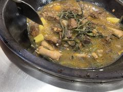 -屯老二农家铁锅炖·行业领军者(梅江店)