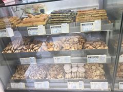 面包甜点陈列柜-上海哈尔滨食品厂(淮海中路店)