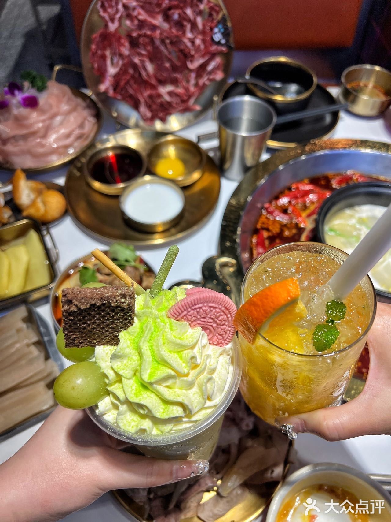 在潘帅开的火锅🍲店里实现甜品🍮自由啦！