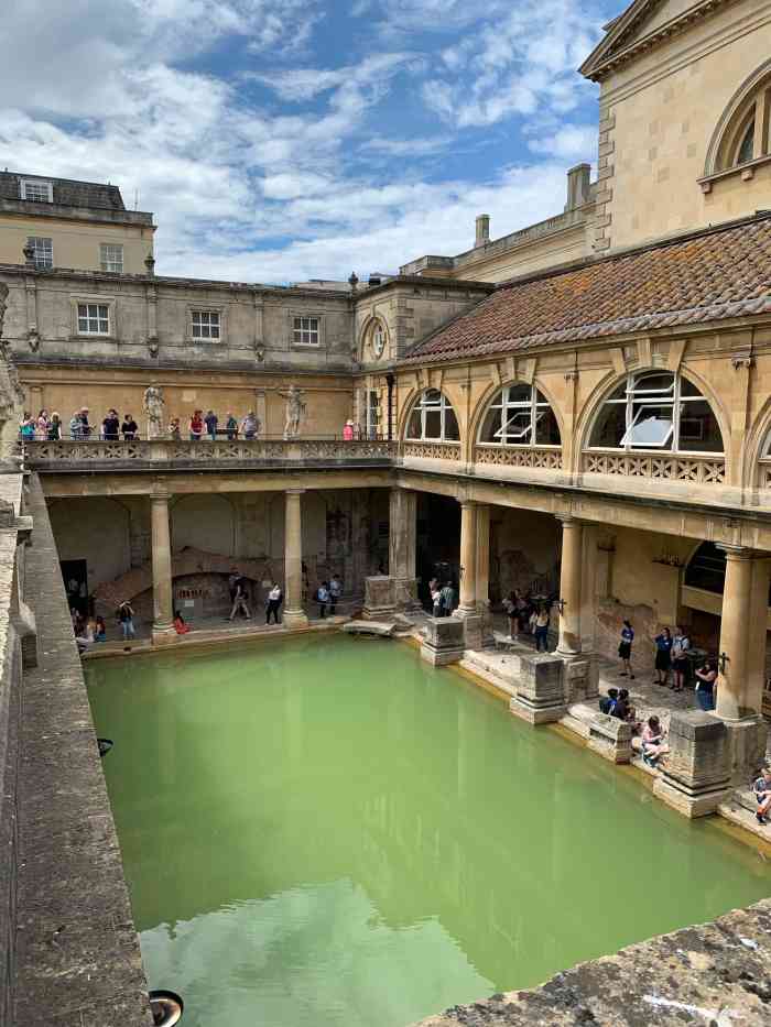 古罗马浴场遗迹-"挖出来的很多东西已经送去博物馆了,基本只.