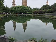 -三塔倒影公园