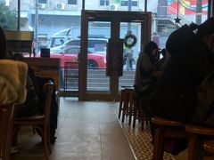大堂-星巴克臻选(青岛麦凯乐分店)