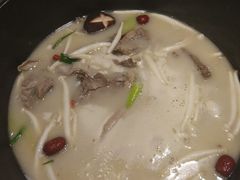 -三人行骨头王火锅(长寿店)