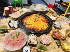 -渝嘴小老弟老火锅(华新村店)