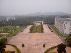 俯瞰大门广场-广东水利电力职业技术学院(天河校区)