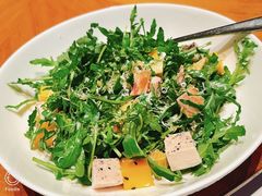 温泉蛋芝麻菜沙拉-粤界(望京金辉店)